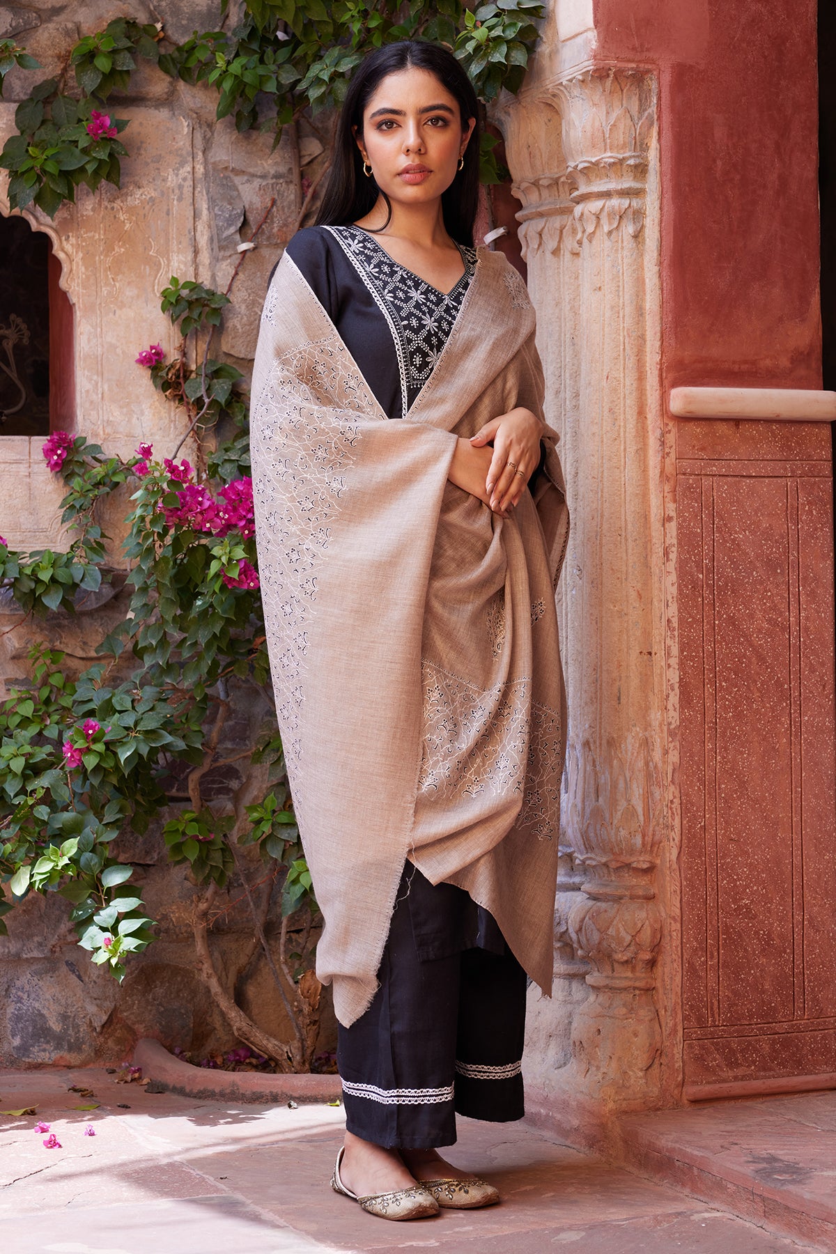 Natural Sozni Embroidered Botidar Pashmina Shawl