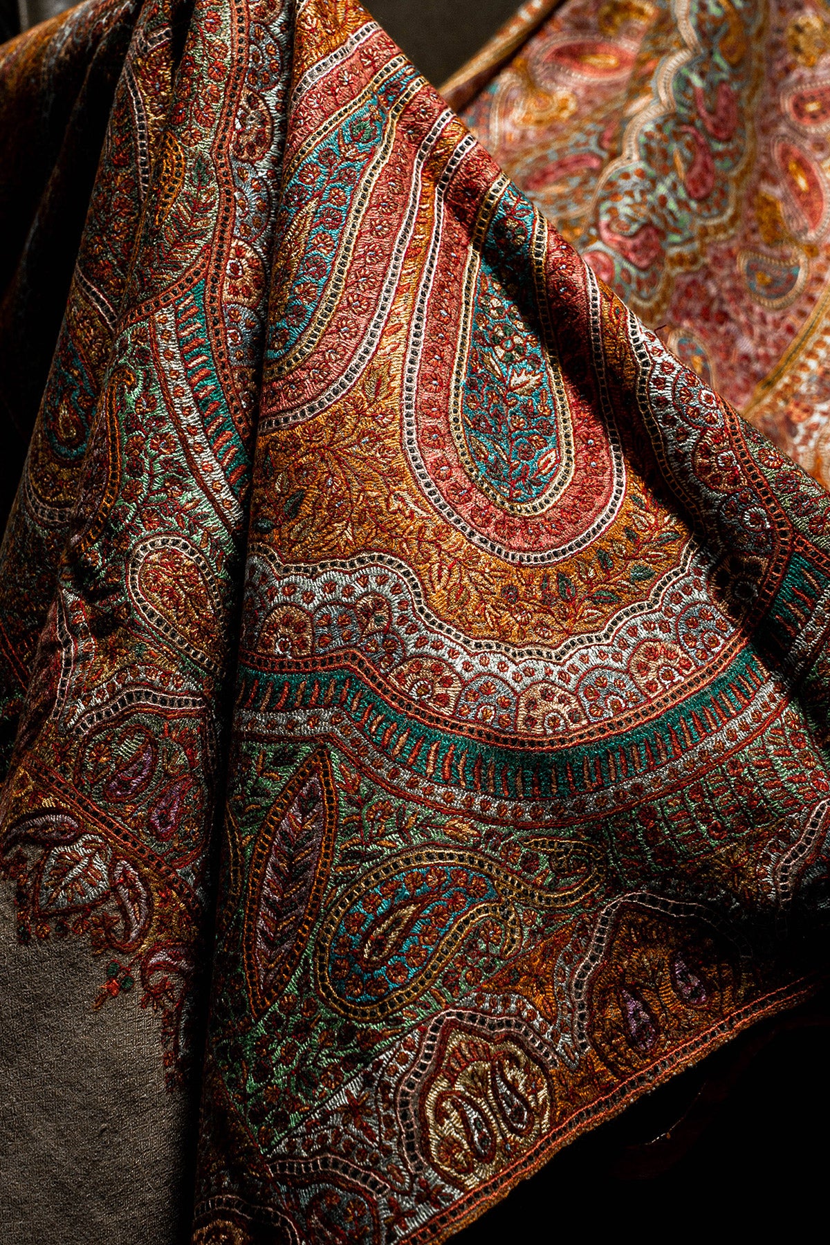 Natural Sozni Embroidered Antique Jamawar Pashmina Shawl