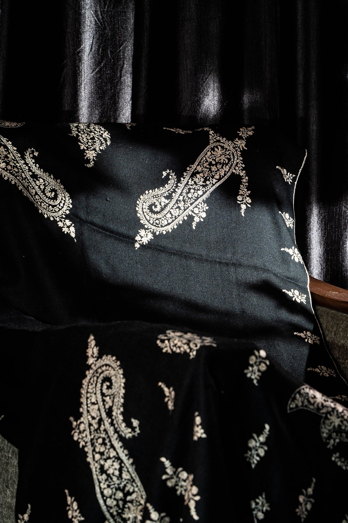 Black Sozni Palladar Embroidered Pashmina Stole