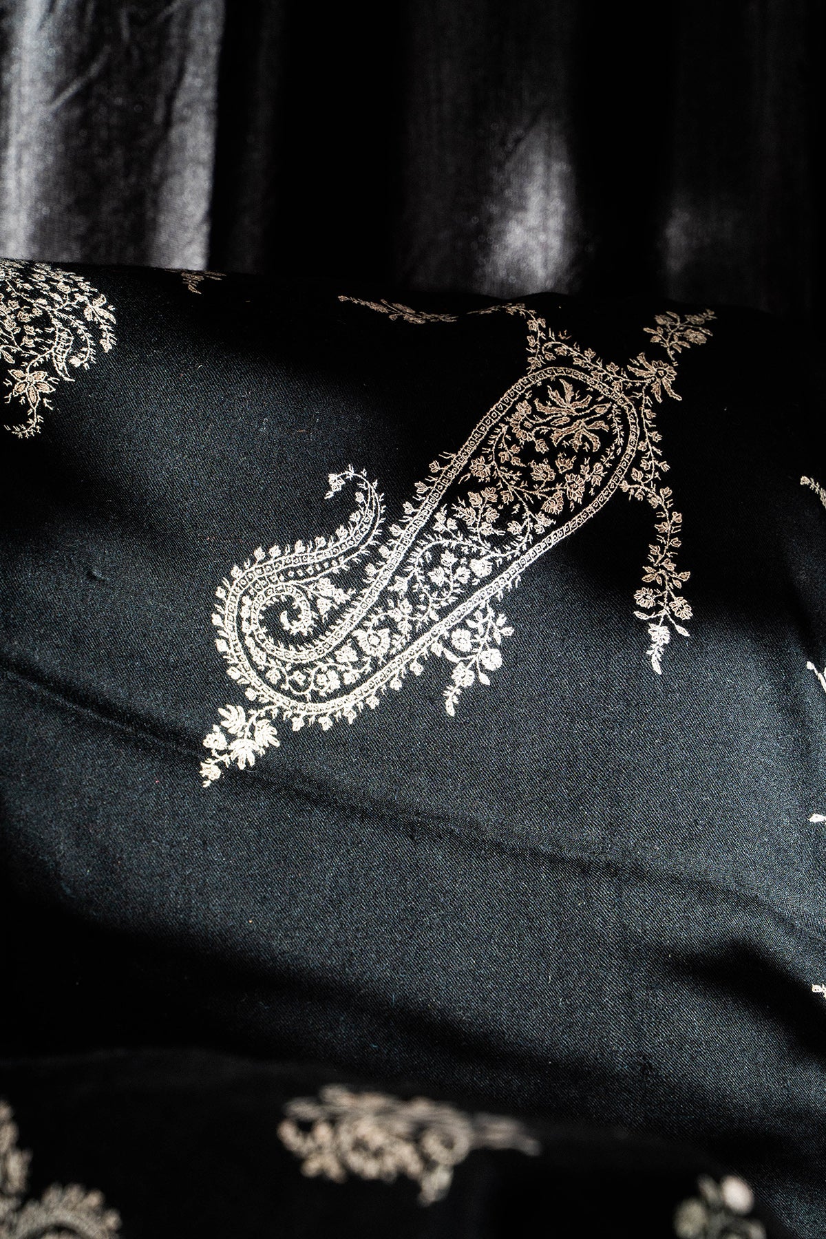 Black Sozni Palladar Embroidered Pashmina Stole